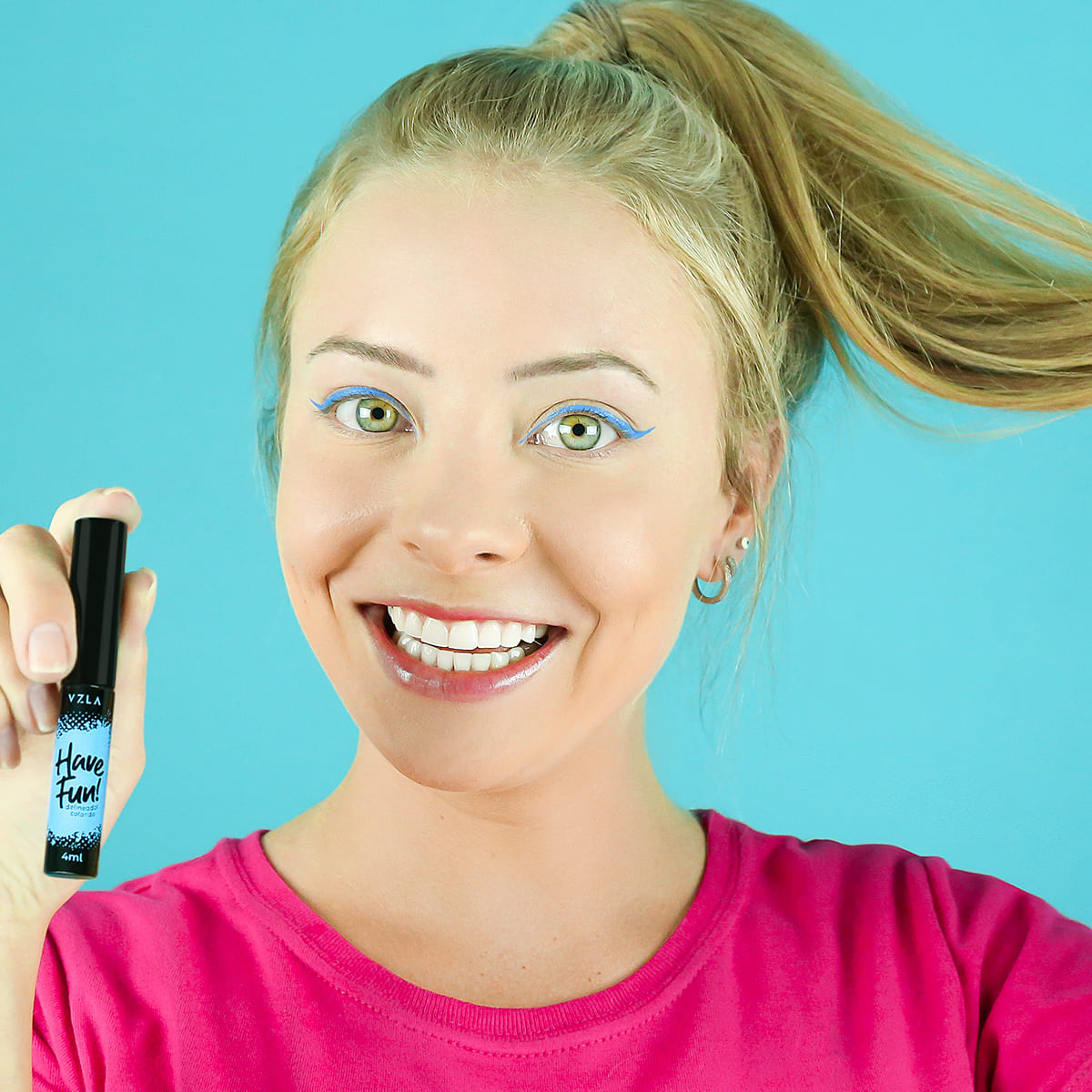 delineador líquido azul