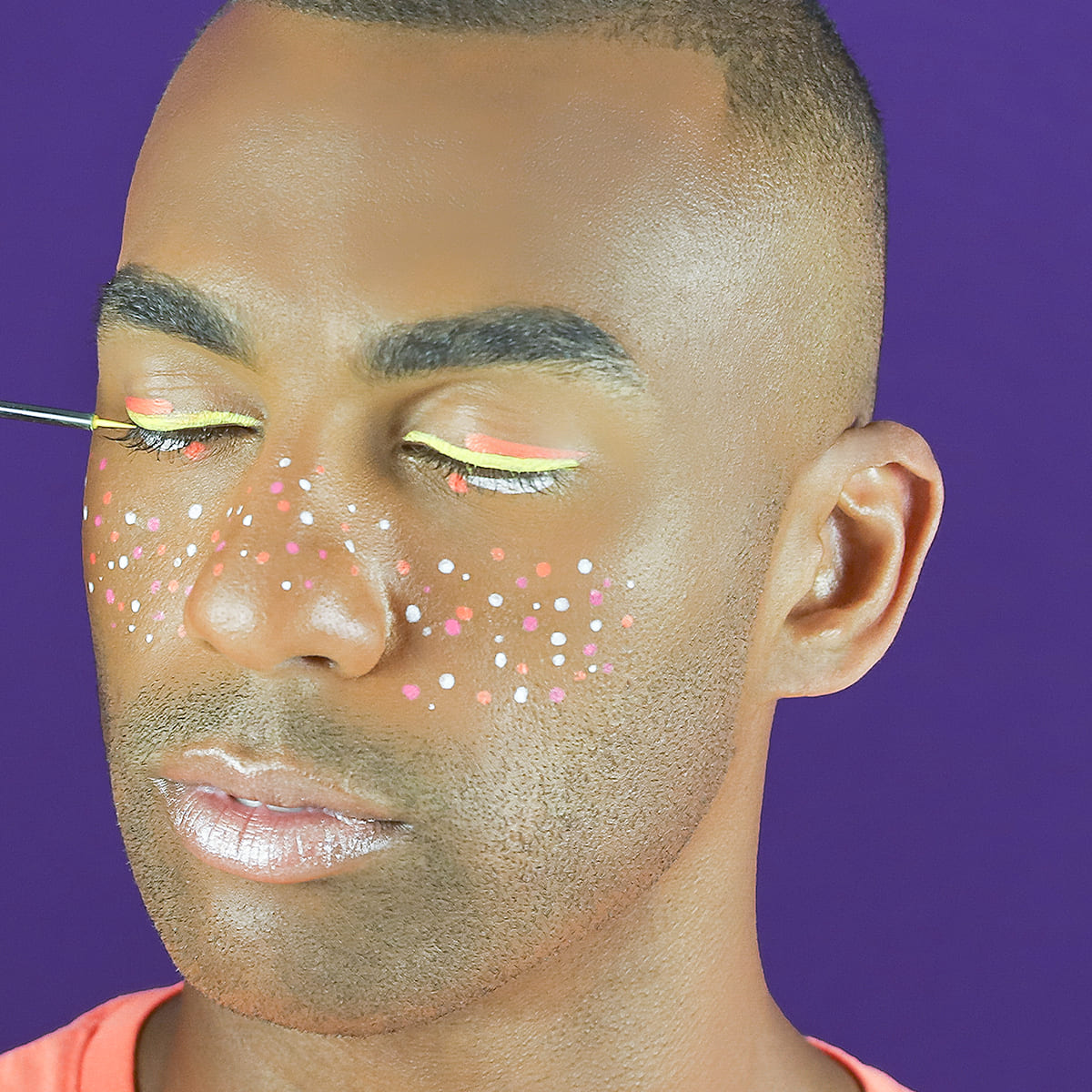 delineador líquido laranja